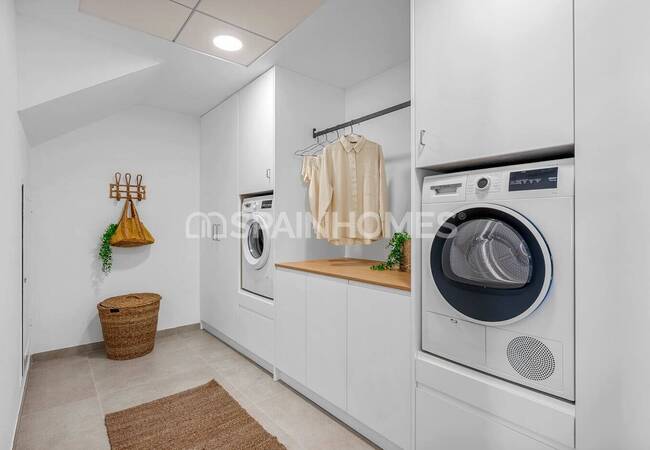 Modern 3-bedroom Houses with Private Pool in Algorfa 46