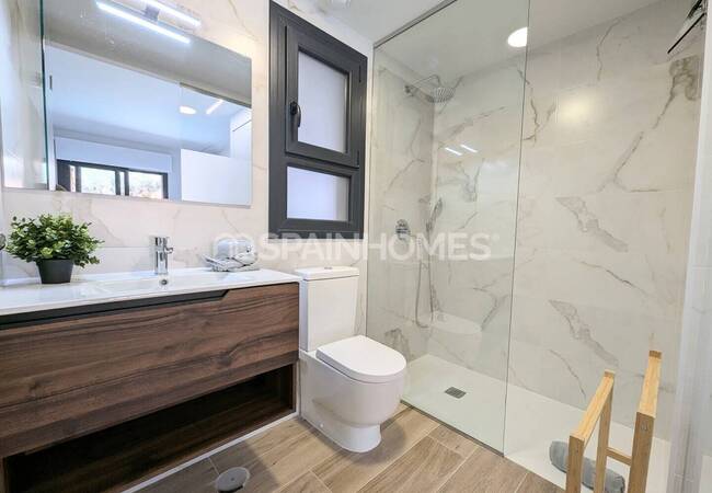 Elegant Appartement In Een Complex Met Een Zwembad In Villamartin 24