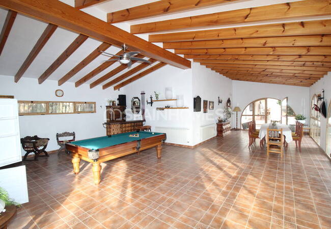 Spacious Real Estate with Private Pool in Alicante Elda 46