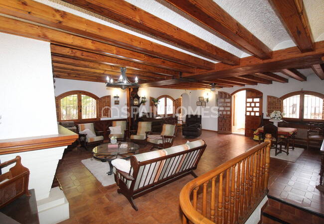 Spacious Real Estate with Private Pool in Alicante Elda 31