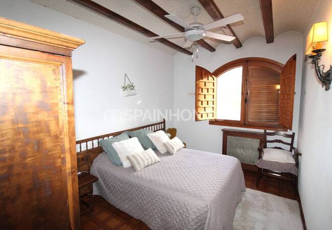 Spacious Real Estate with Private Pool in Alicante Elda 63