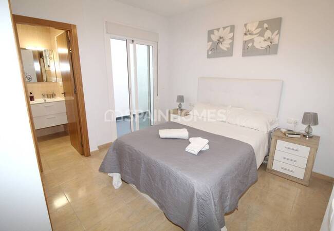 3-bedroom Flat with Pool Access in Santa Pola Alicante 24