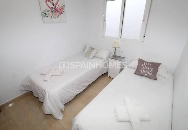3-bedroom Flat with Pool Access in Santa Pola Alicante 23