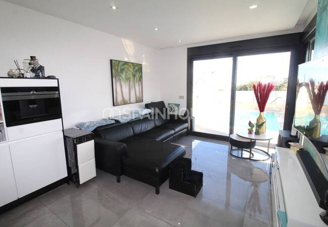 Detached House with Pool Near the Sea in Torrevieja Alicante 14