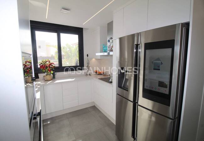 Detached House with Pool Near the Sea in Torrevieja Alicante 16