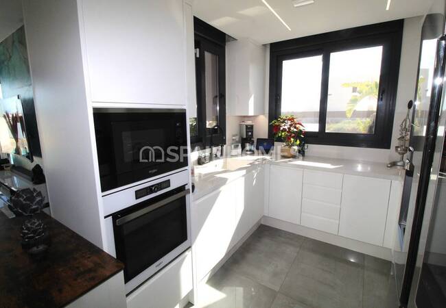 Detached House with Pool Near the Sea in Torrevieja Alicante 17