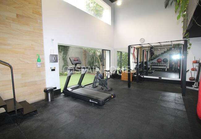 Люкс-квартира с общим бассейном и видом на море в Ориуэле 26