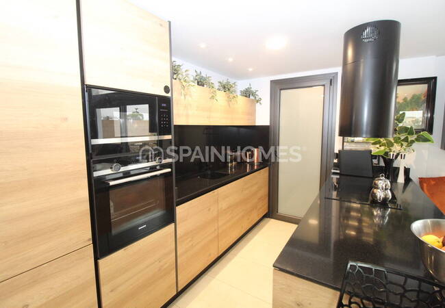 Люкс-квартира с общим бассейном и видом на море в Ориуэле 15