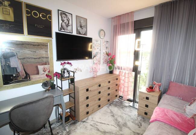 Люкс-квартира с общим бассейном и видом на море в Ориуэле 17