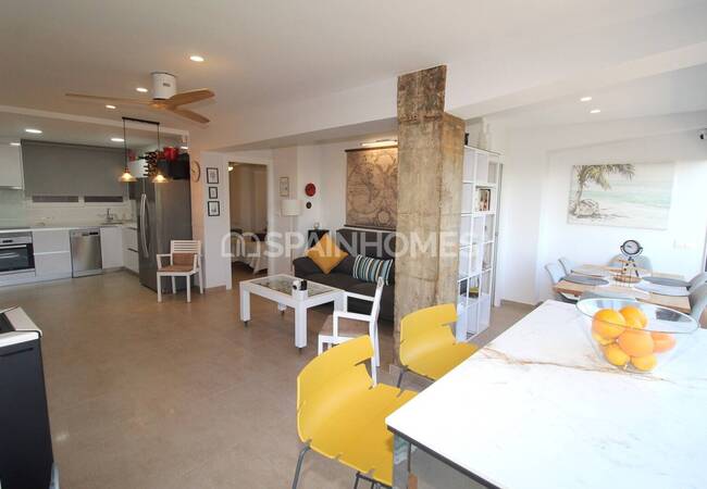 Punta Prima, Alicante’de Plaja Yakın Deniz Manzaralı Daire 11