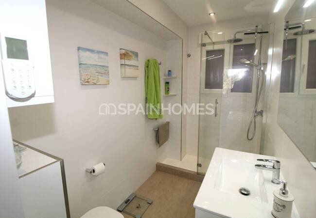 Punta Prima, Alicante’de Plaja Yakın Deniz Manzaralı Daire 19