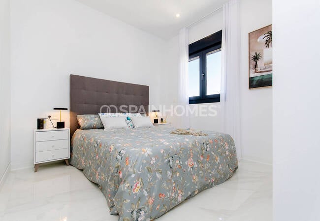 Alicante Orihuela’da Sosyal Olanaklara Yakın Havuzlu Villalar 38
