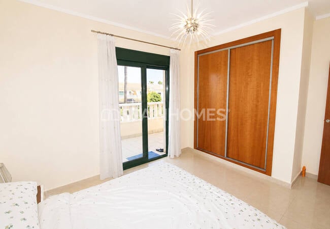 Semi-detached Villa with Extensive Facilities in Rojales Alicante 27