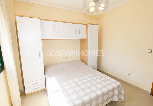 Semi-detached Villa with Extensive Facilities in Rojales Alicante 28