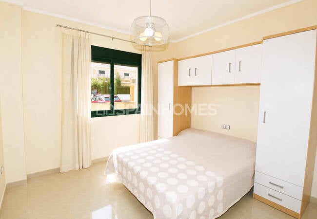 Semi-detached Villa with Extensive Facilities in Rojales Alicante 29