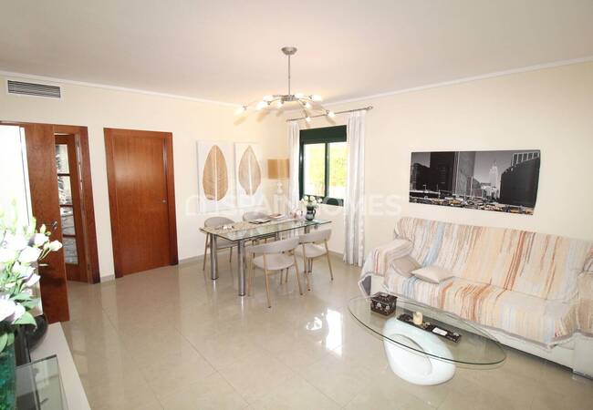 Semi-detached Villa with Extensive Facilities in Rojales Alicante 20