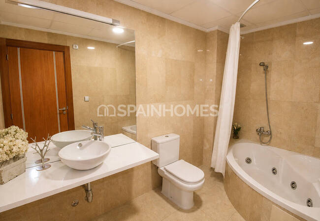 3-bedroom Townhouse with Communal Pool in Rojales 19