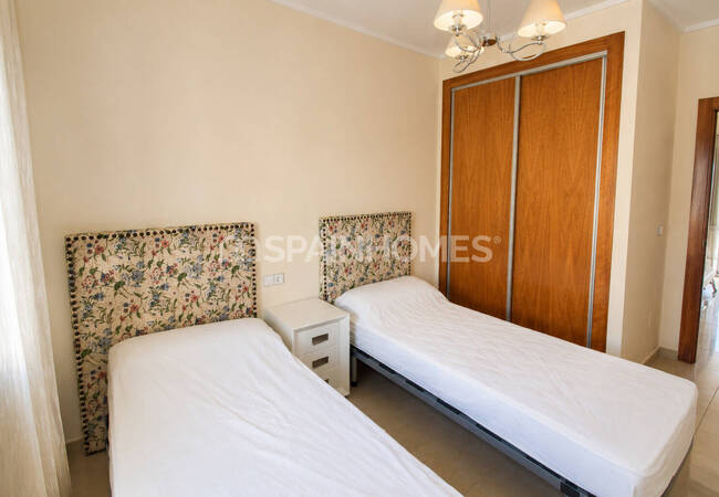 3-bedroom Townhouse with Communal Pool in Rojales 16