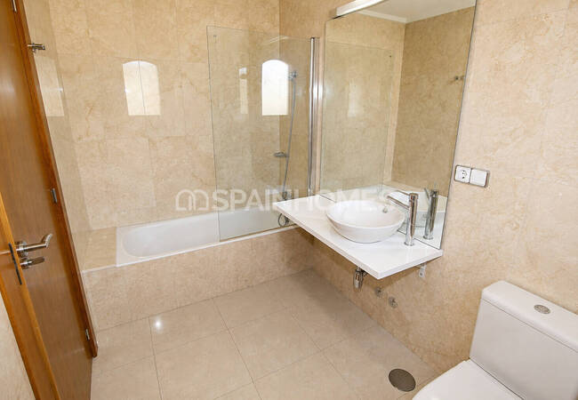 3-bedroom Townhouse with Communal Pool in Rojales 21