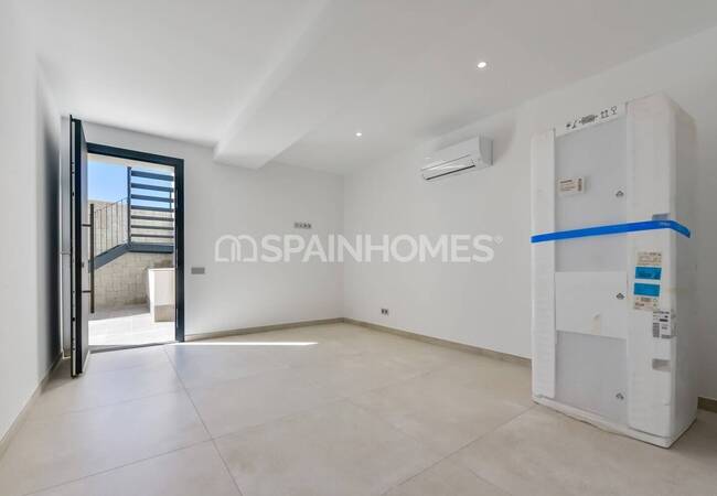 Detached 8-bedroom Villa with Pool in Finestrat Alicante 35