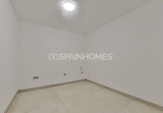 Detached 8-bedroom Villa with Pool in Finestrat Alicante 54