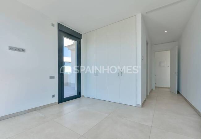 Detached 8-bedroom Villa with Pool in Finestrat Alicante 31