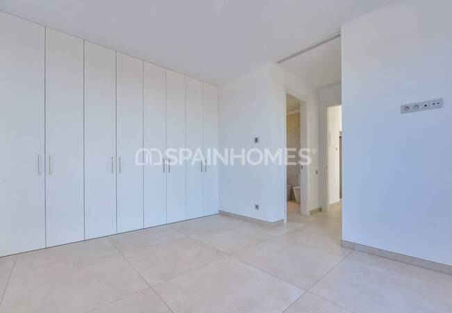 Detached 8-bedroom Villa with Pool in Finestrat Alicante 32
