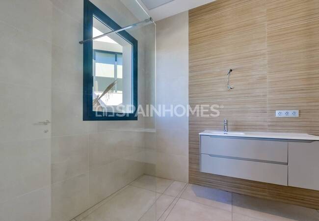 Detached 8-bedroom Villa with Pool in Finestrat Alicante 51