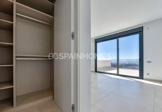 Detached 8-bedroom Villa with Pool in Finestrat Alicante 56