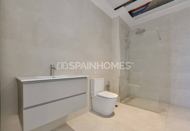 Detached 8-bedroom Villa with Pool in Finestrat Alicante 47