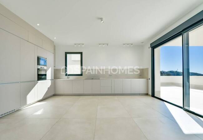 Detached 8-bedroom Villa with Pool in Finestrat Alicante 27