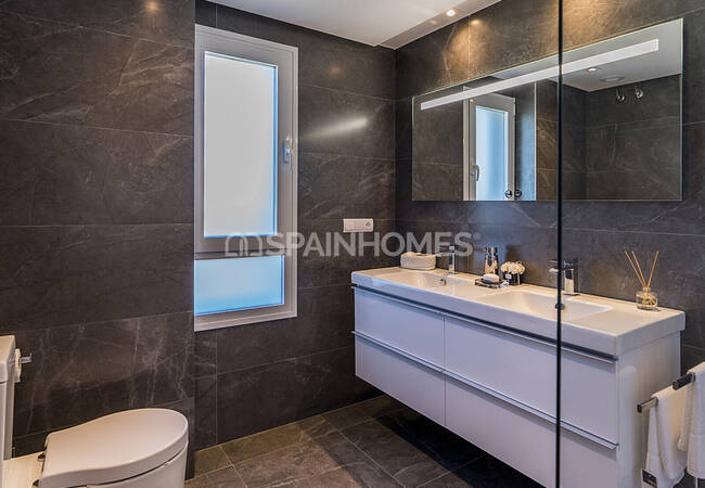 Cádiz Apartments with Effective Thermal and Acoustic Insulation