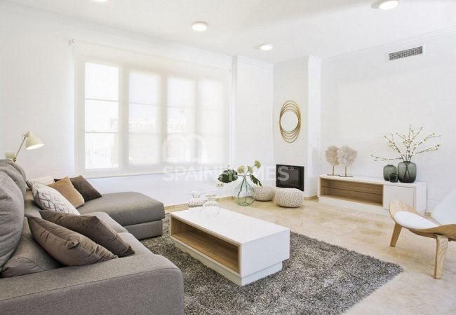 Golf and Sea Views 3 Bedrooms Villas in Estepona Malaga 8