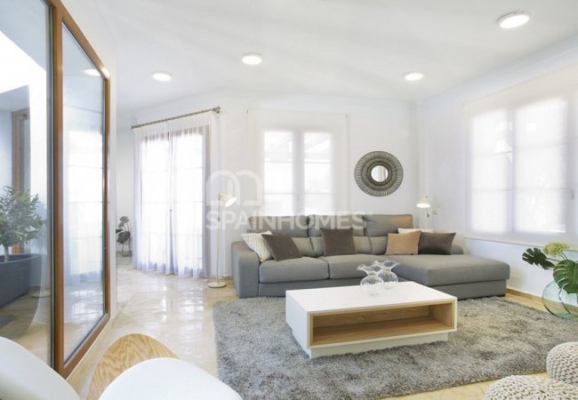 Golf and Sea Views 3 Bedrooms Villas in Estepona Malaga 7