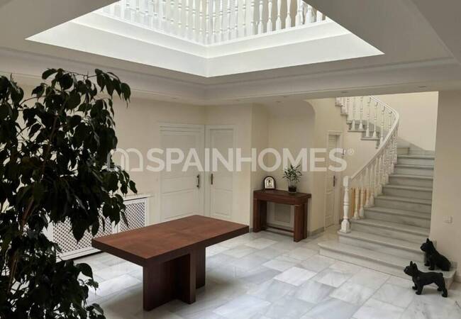 Villa with Pool Near the Sea in Barcelona Alella 7