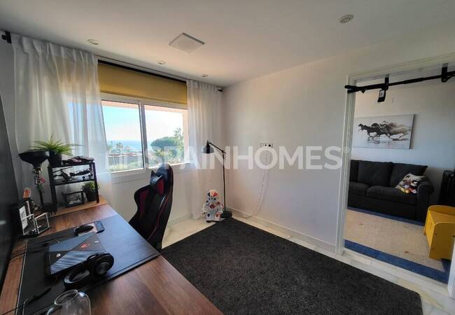 Villa with Pool Near the Sea in Barcelona Alella 10