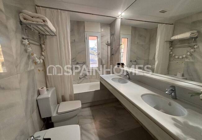 Villa with Pool Near the Sea in Barcelona Alella 16