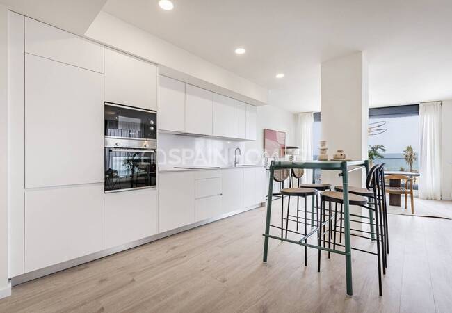 Beachside Flats in a Complex with Pool in Barcelona 12