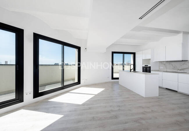 Properties in a Complex with Swimming Pool in Barcelona Andreu 8