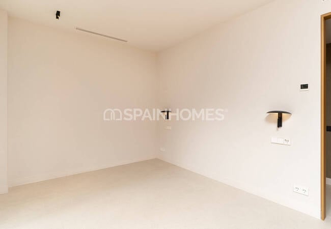 Luxury Flats Near Turo Parc and Barcelona Center 10