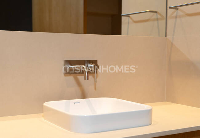 Luxury Flats Near Turo Parc and Barcelona Center 17