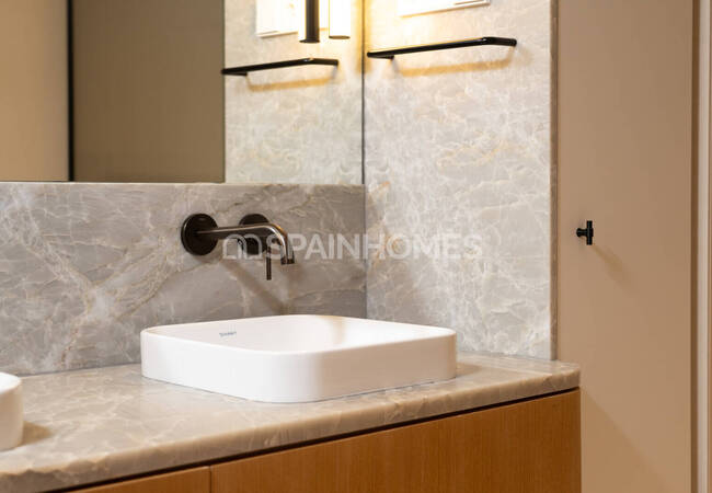 Luxury Flats Near Turo Parc and Barcelona Center 18
