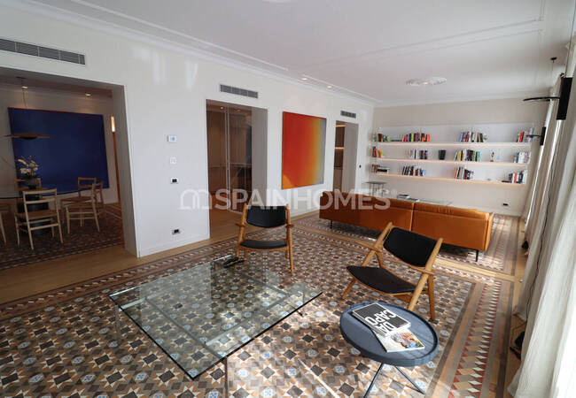Apartments in a Renovated Building Near the Sea in Barcelona 9