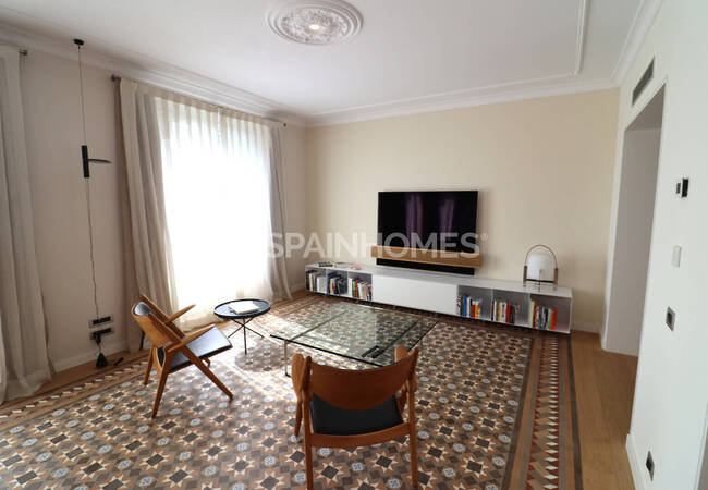Apartments in a Renovated Building Near the Sea in Barcelona 10