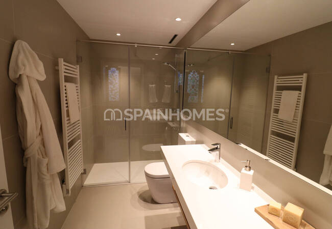 Apartments in a Renovated Building Near the Sea in Barcelona 19