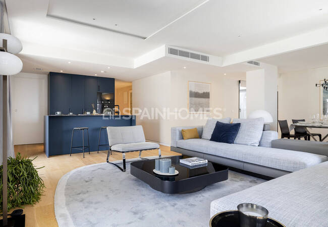 Elegant Apartments with Rooftop Pool in Barcelona 9