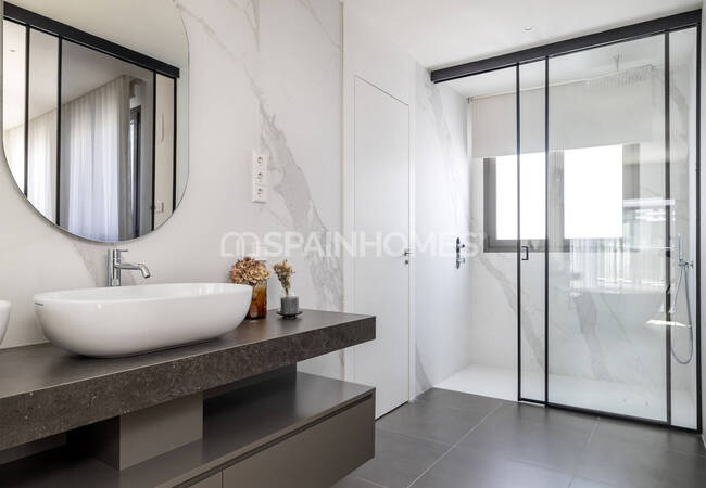 Elegant Apartments with Rooftop Pool in Barcelona 16