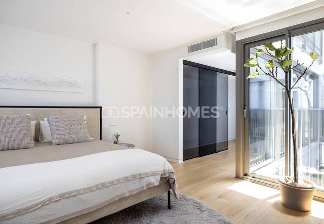 Elegant Apartments with Rooftop Pool in Barcelona 13