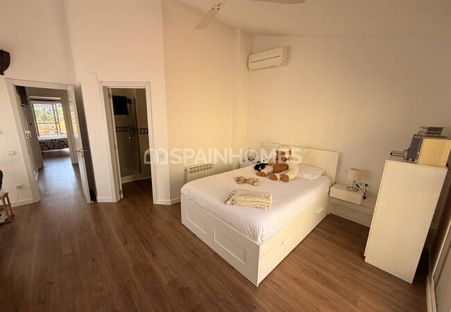 Barselona Sitges'te Havuzlu Sitede Deniz Manzaralı Villa 23