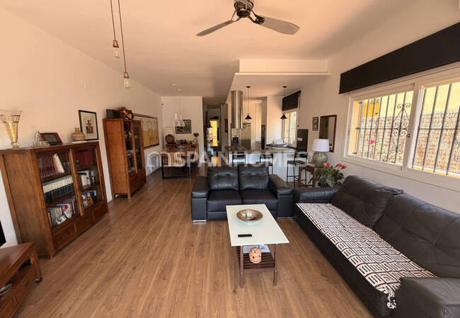 Barselona Sitges'te Havuzlu Sitede Deniz Manzaralı Villa 17